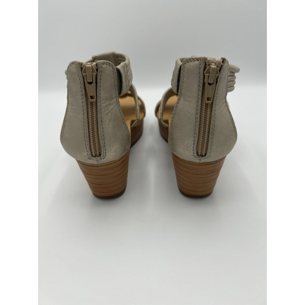 Baretraps Women's Strappy Stetchy Wedge Sandals Size 8M Gray Metallic - Picture 3 of 8